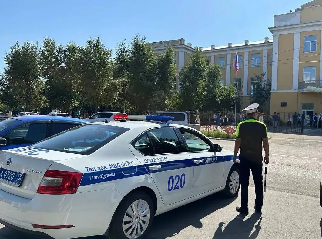 В Кызыле сотрудниками полиции обеспечена безопасность в День знаний 📖