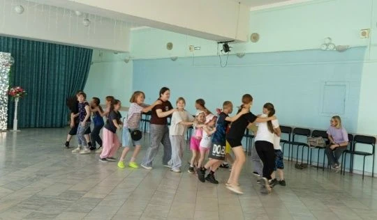 «Веселимся мы, играем и нисколько не скучаем». Часть 2.
 
Представьте: никакой электроники, никаких 