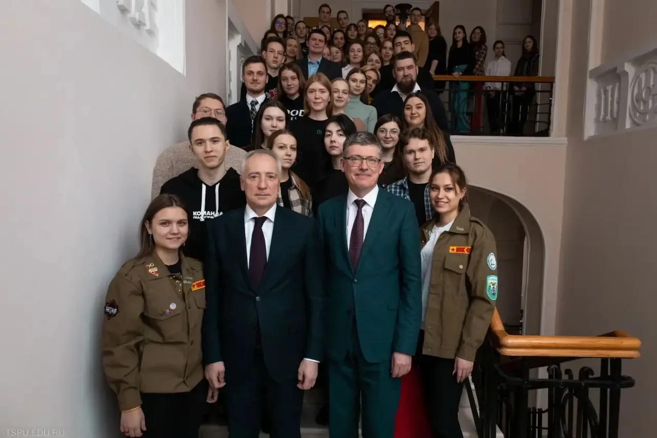 Томский педагогический поздравляет Губернатора региона Владимира Мазура с Юбилеем

Уважаемый Владими