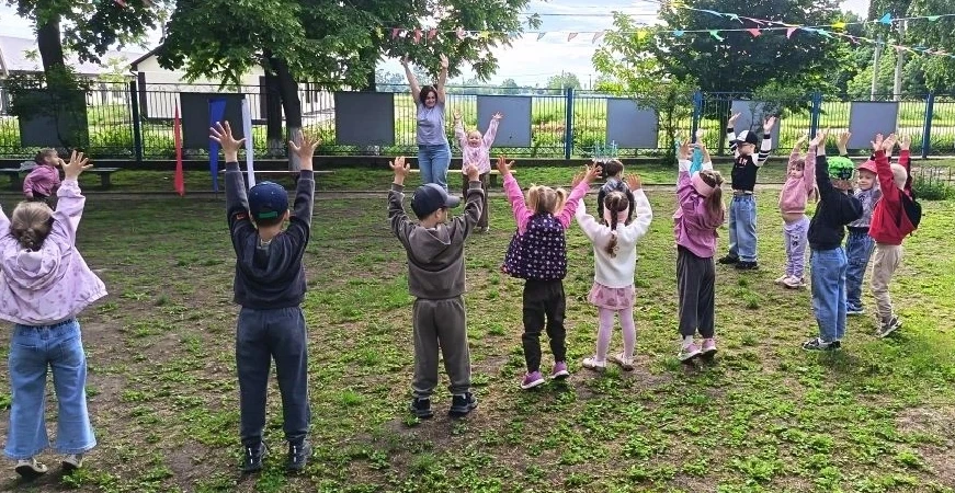 Утренняя энергия: как зарядка на свежем воздухе заряжает наших детей