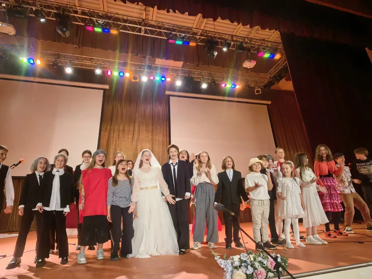Чем занимались наши студенты во время летних каникул? 🌻 Конечно трудились! ✊