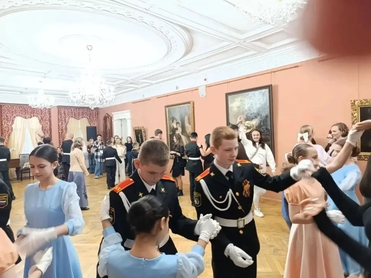 «Ночь в музее» 16 мая наши кадетские классы приняли участие во Всероссийской акции «Ночь в Музее». Н