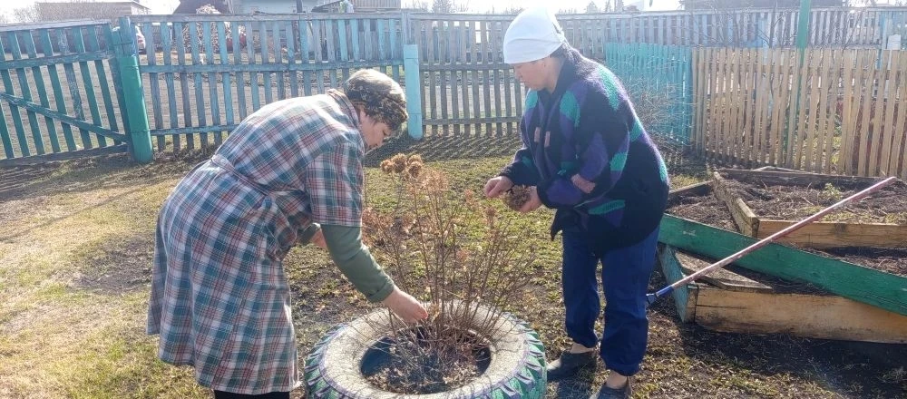 Сегодня наш сад преобразился благодаря дружной работе! Мы провели замечательный субботник, в котором