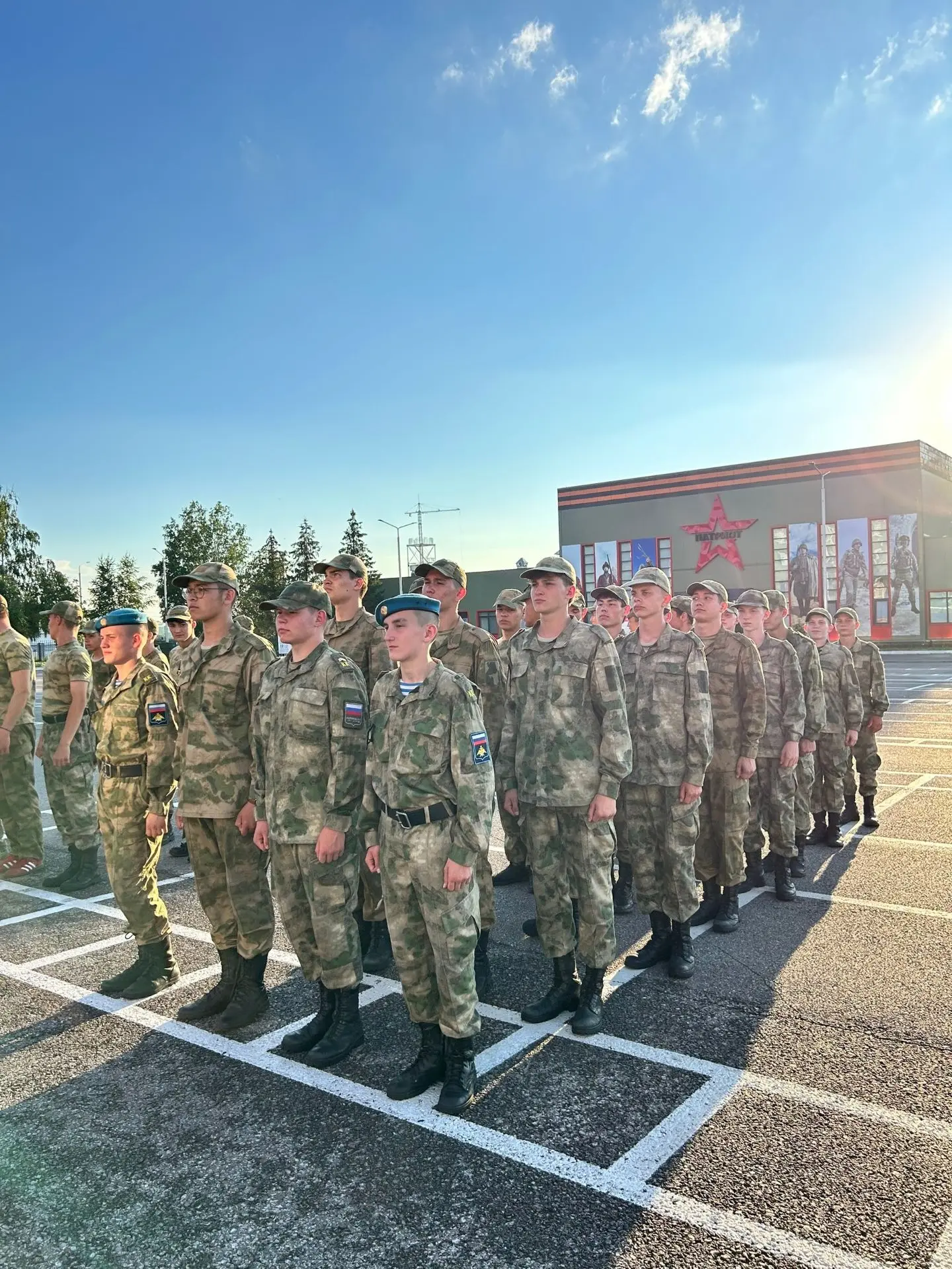 Второй день регионального этапа военно-патриотических сборов «Гвардеец» выдался по-настоящему насыще