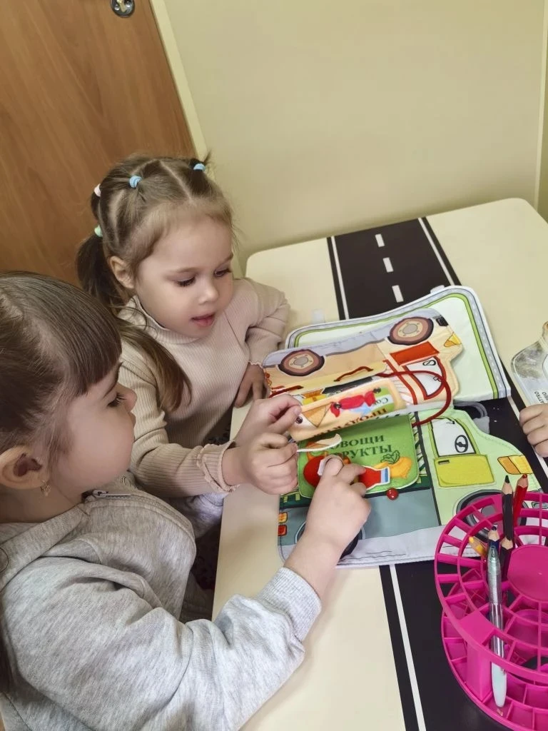 Ребята группы "Кораблик", закрепили правила поведения безопасного поведения на дороге п...