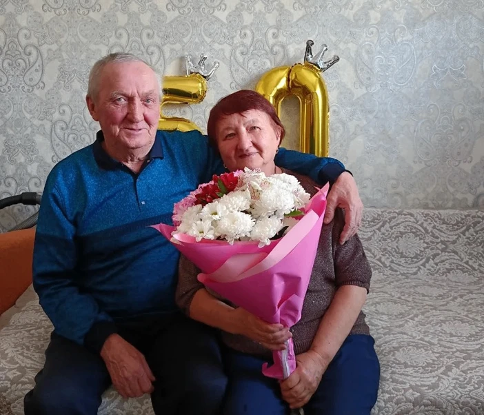 Сретенские супруги удостоены всероссийской награды за долголетний семейный союз
 
Медаль «За любовь 