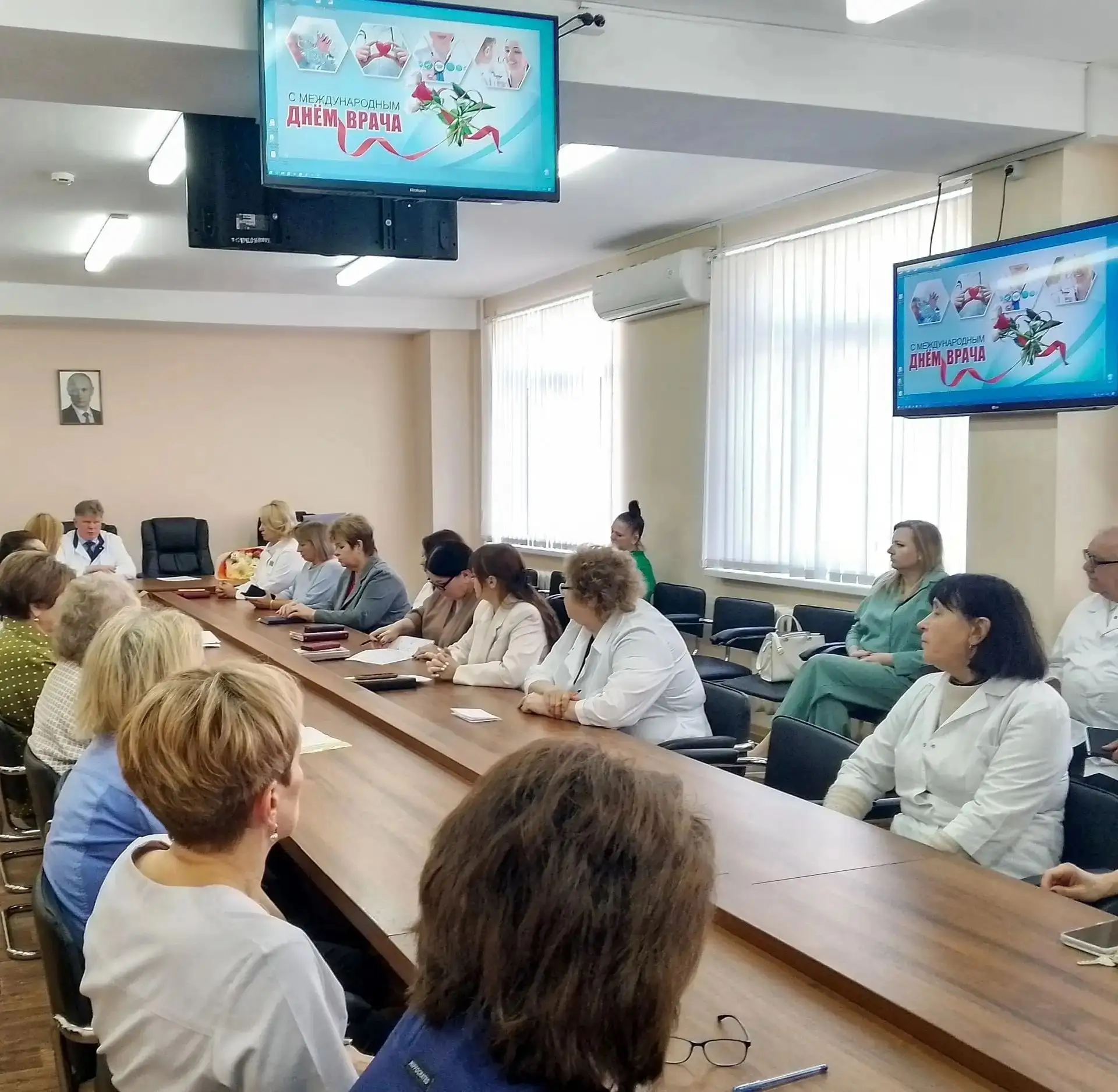 В преддверии Международного дня врача, который в 2026 году отмечается 5 октября, в Воро...