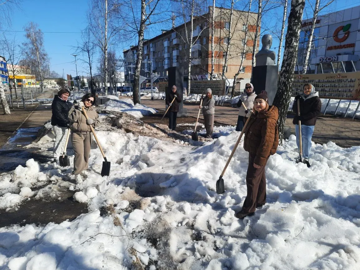 🌿 Чистота начинается с нас: в Менделеевске прошел первый средник