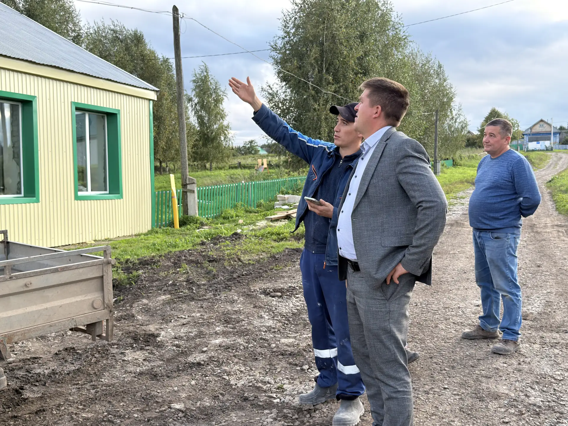 🏠 Сегодня осмотрел ход капитального ремонта сельского дома культуры в д. Чишма-Уракаев...