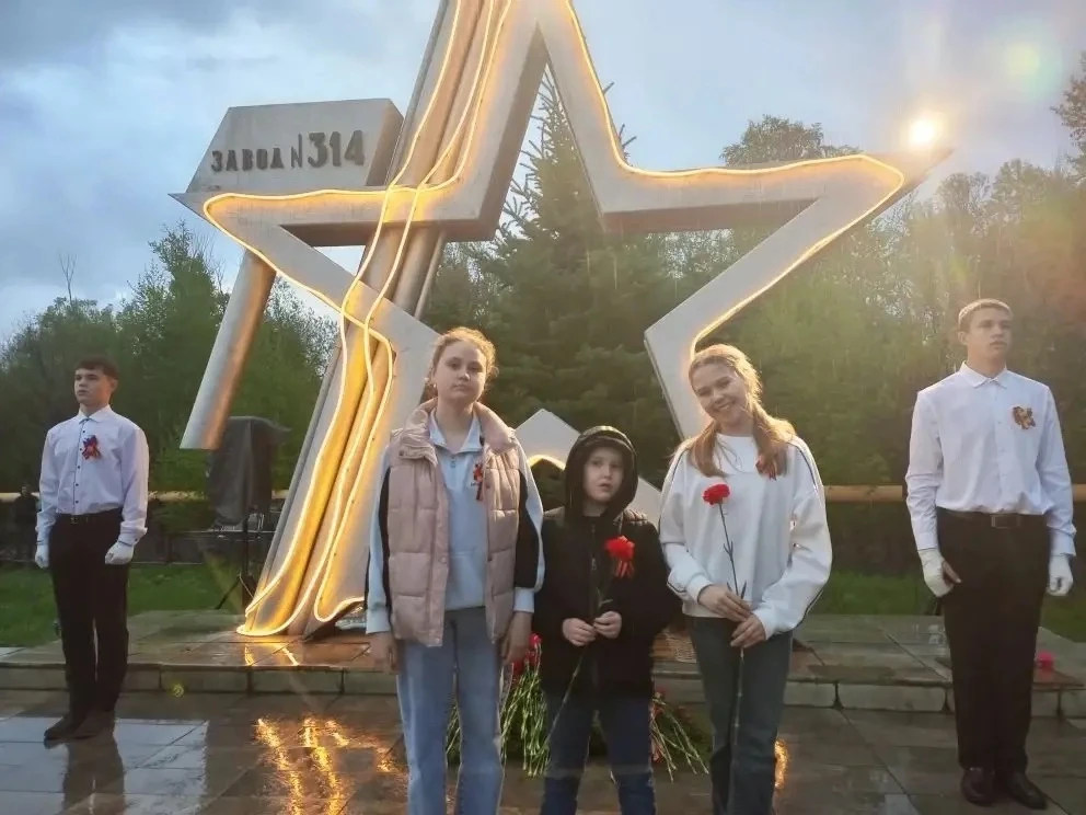 🇷🇺8 мая в городе Медногорске прошло масштабное и трогательное событие — 11‑й Автопробег «От обелиска
