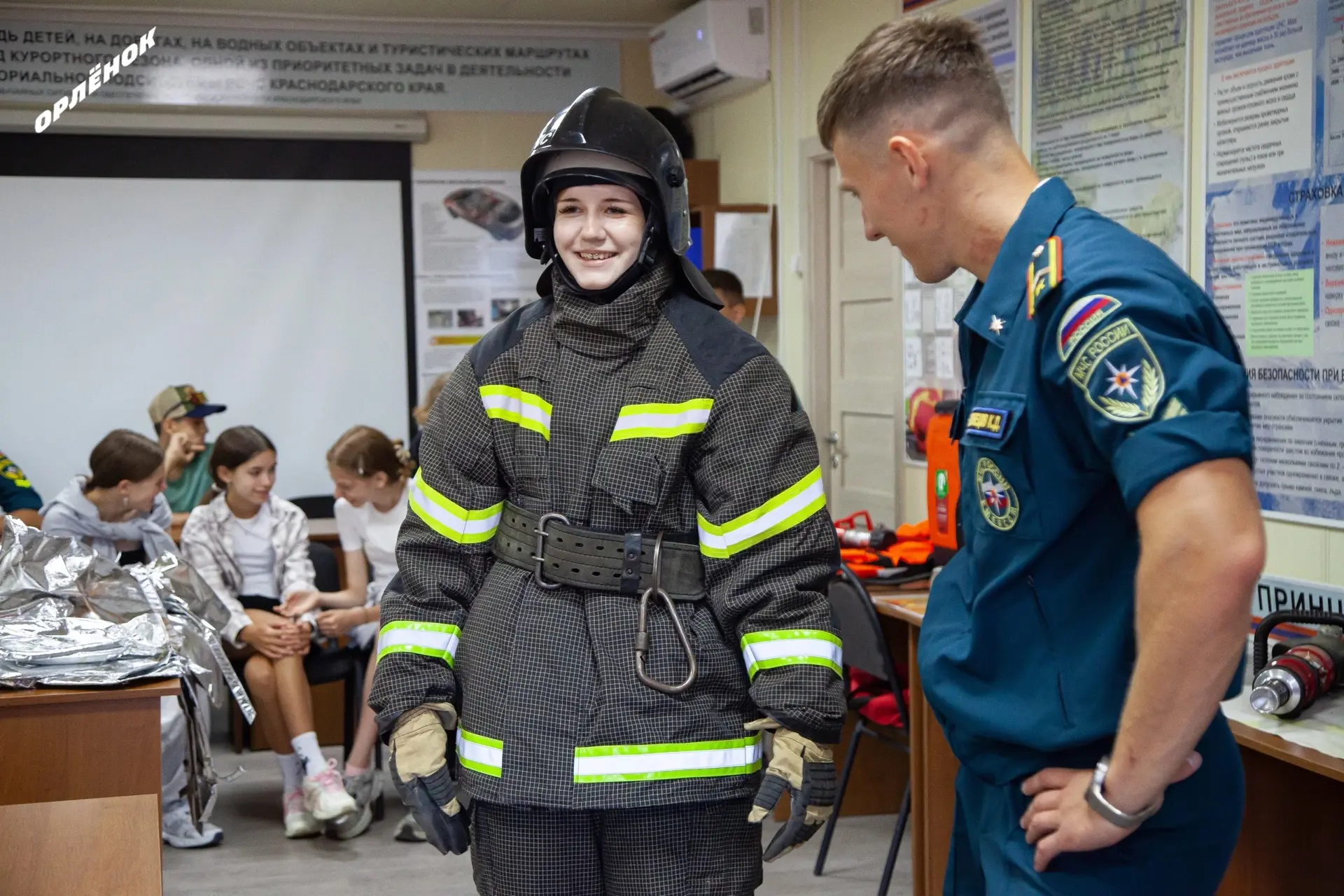 🚒 В гостях у героев 

Орлята посетили пожарно-техническую выставку от МЧС. Ребята погрузились в быт