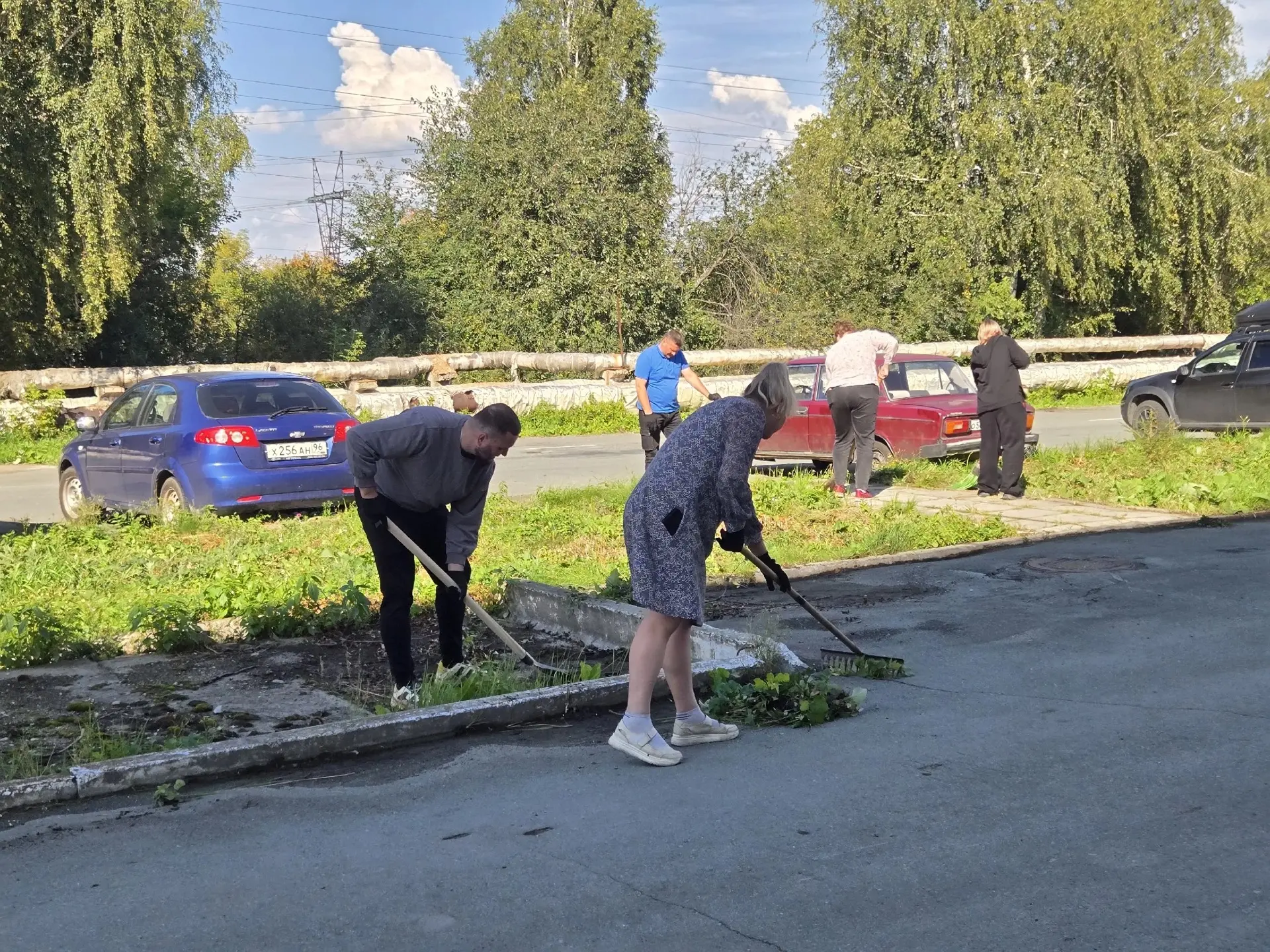 В Новоуральске дан старт осенним субботникам