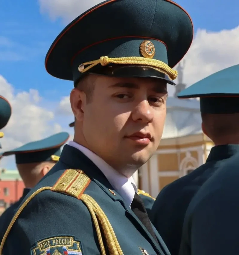 Встречайте следующего героя рубрики🥰. Выпускник 2019 года Доев Эрик Асланович.

«Закончил СПБ УГПС 