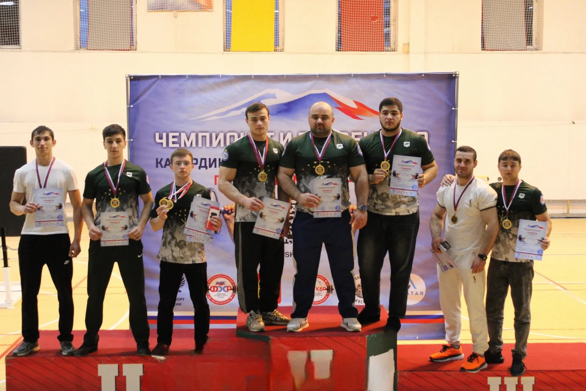 Спортсмены Баксанского района — триумфаторы чемпионата КБР по силовому спорту