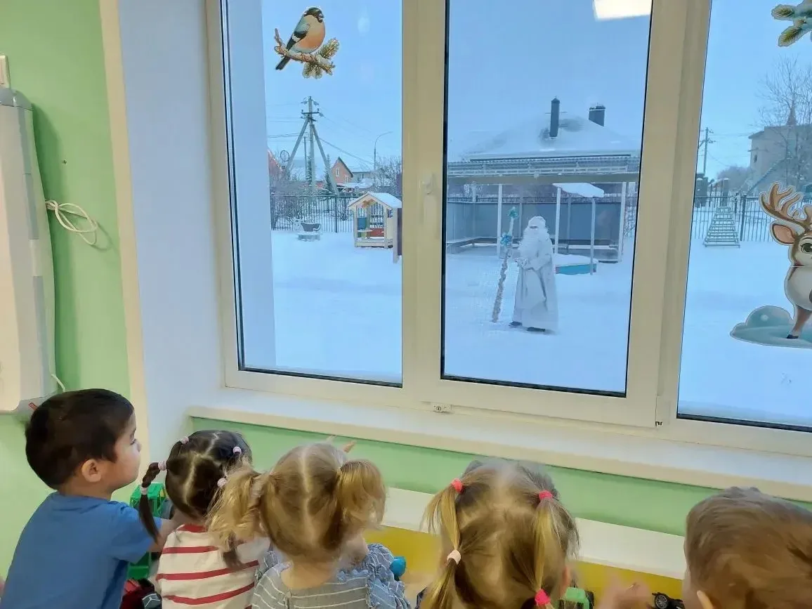 ❄️Сегодня в детском саду было настоящее новогоднее чудо! По снежным дорожкам прошёл сам...