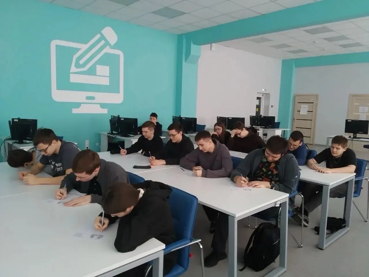 Всероссийская акция "Письмо солдату" в ГБПОУ ВО "БТПИТ" 📝  В преддверии Дня защитника Отечества студ