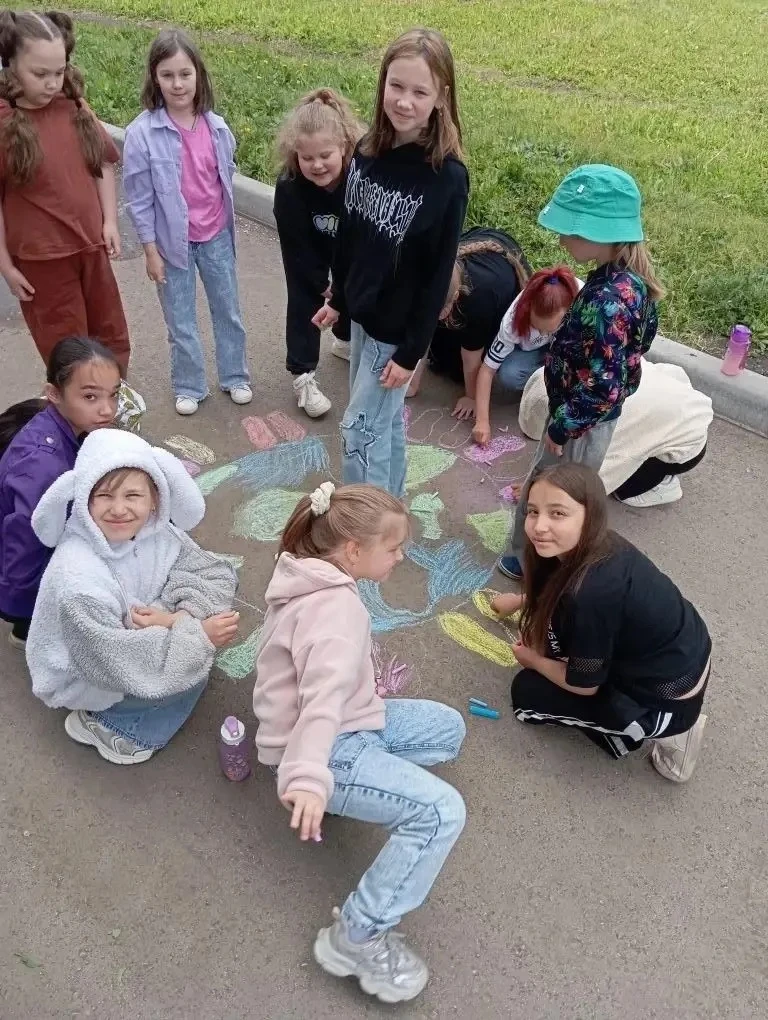 Насыщенный и яркий день в лагере «Солнышко»! 🌞

Сколько талантов живёт в нашем лагере! Сегодня ребя