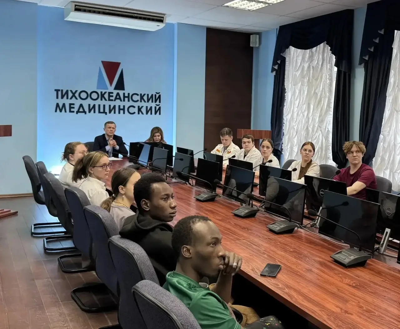 Телемост студентов ТГМУ с военными врачами: разговор о главном  В Тихоокеанском медицинском универси