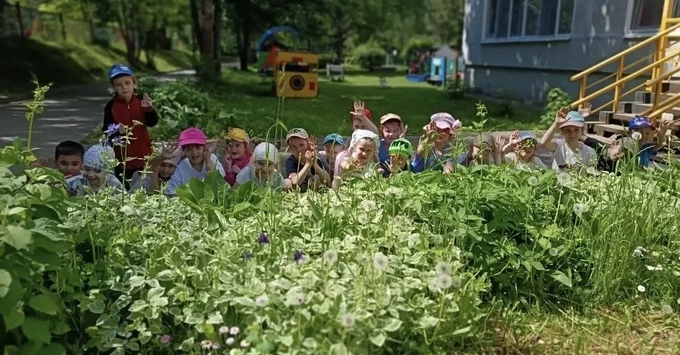 Прогулка в детском саду: море веселья и пользы! 👣👧🧑

Наши воспитанники дошкольного отделения МОУ‑