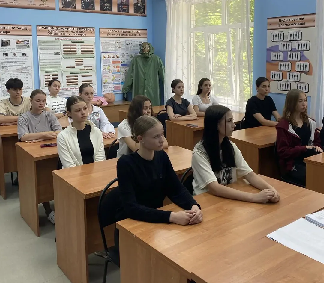 🎓 Вместо лекций — тишина.

Ровно в 12 часов 14 минут в Ставропольском краевом колледже искусств был