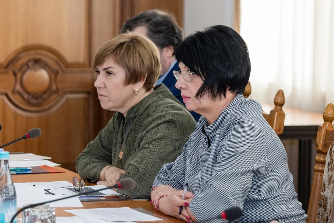 Провел заседание Инвестиционного комитета ЛНР. С коллегами обсудили ранее утвержденные проекты в сфе