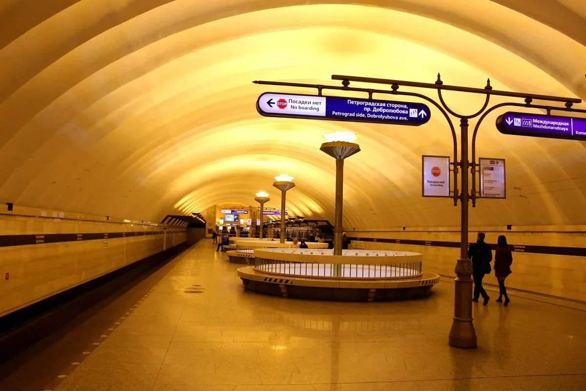 🚇 «Спортивная» и «Чкаловская»: день, когда метро наконец-то пробило Петроградку
