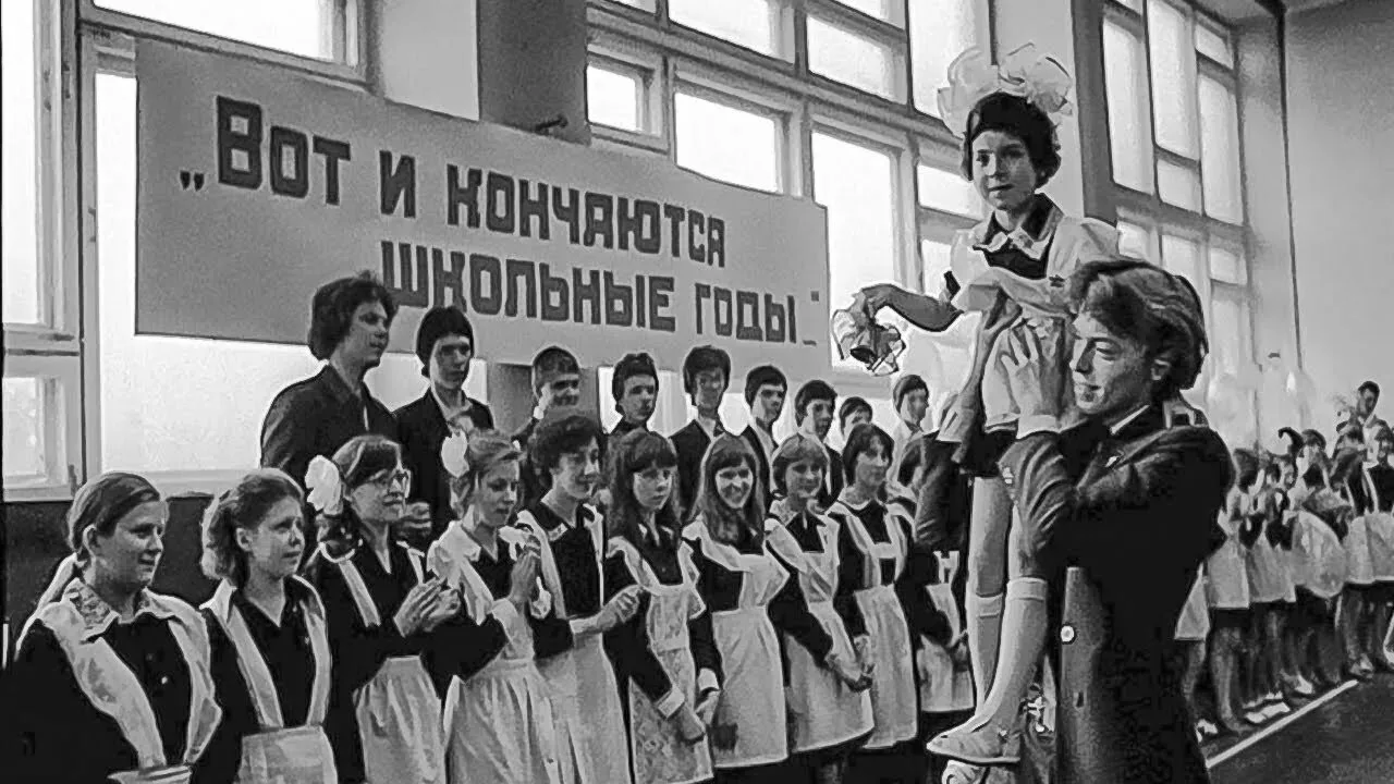 🎓 Последние звонки в Алтайском крае — 26 мая  Учебный год завершится 26 мая. Для 11-х классов в этот