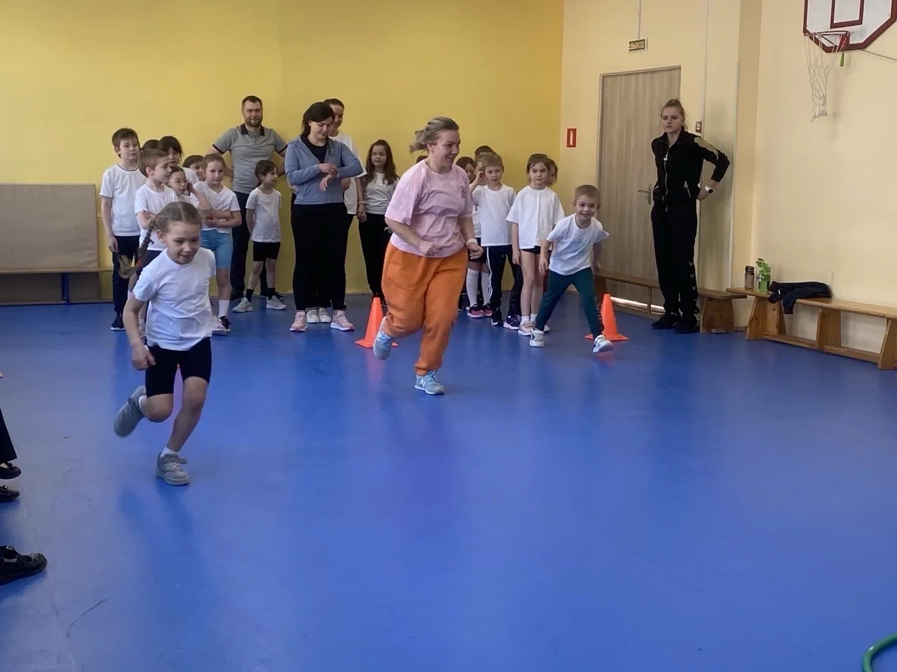 👨‍👩‍👧‍👦🏆В нашей школе состоялся семейный спортивный фестиваль!  Ребята из 2Э вместе со своими родите
