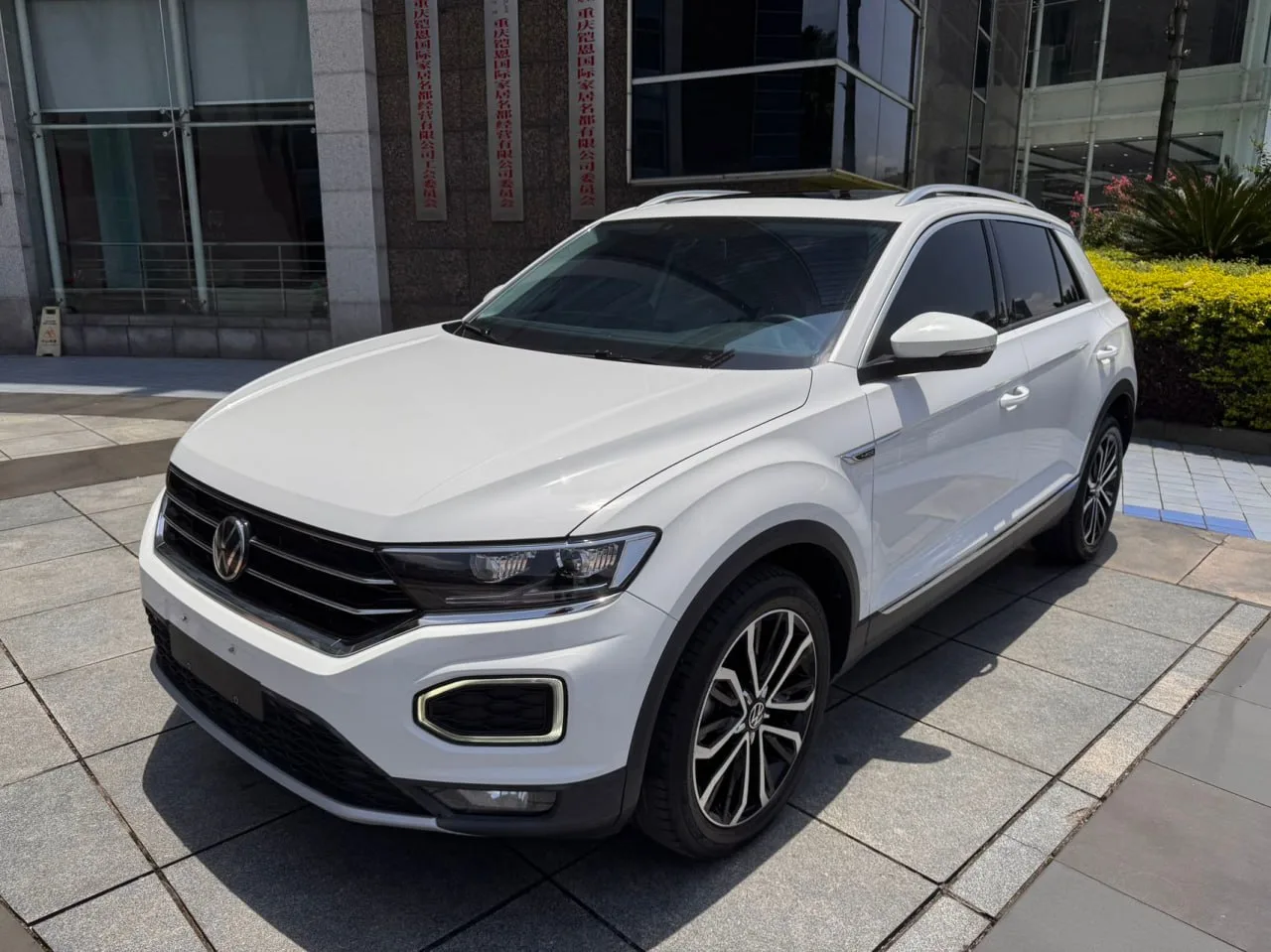 ✅18 июля 2026 года для Владимира в Китае🇨🇳  был куплен автомобиль

⛩🚗Volkswagen T‑Roc 2021 года
▫
