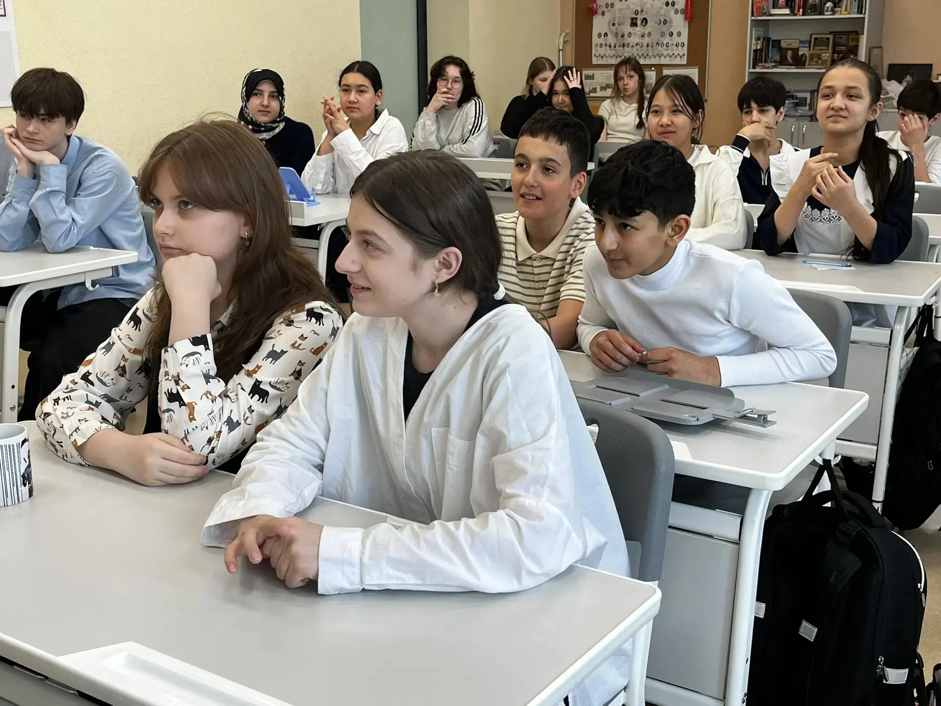 В 7ж-Р в пятницу прошла увлекательная викторина, посвященная Дню пряника.  Ребята соревновались кома
