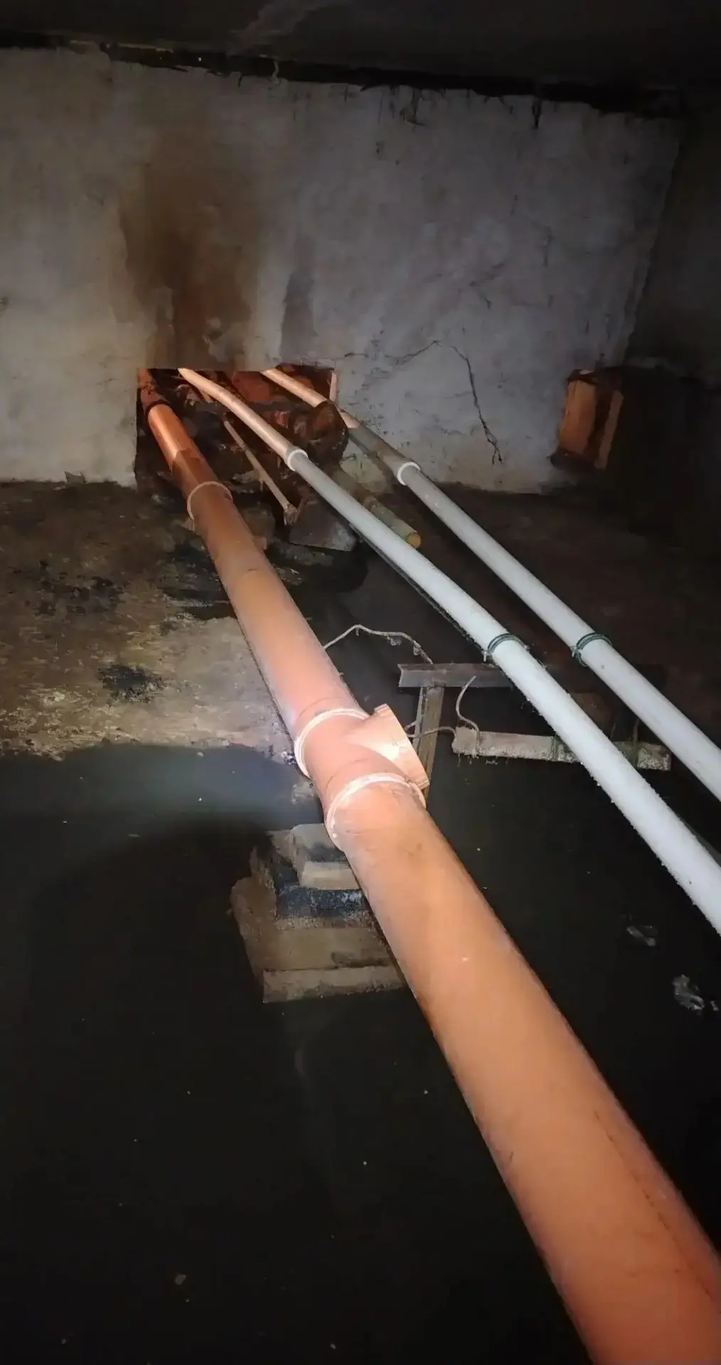#качество_коммунальных_услуг

🏢 ул. Лёни Голикова д. 42 

🛠Замена канализации

✒Силами специалисто