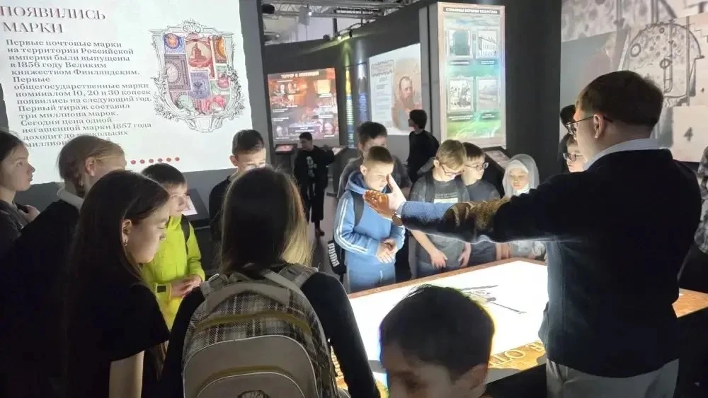 «Россия - Моя история»  5 А класс начал свои каникулы очень познавательно. Они отправились в мультим