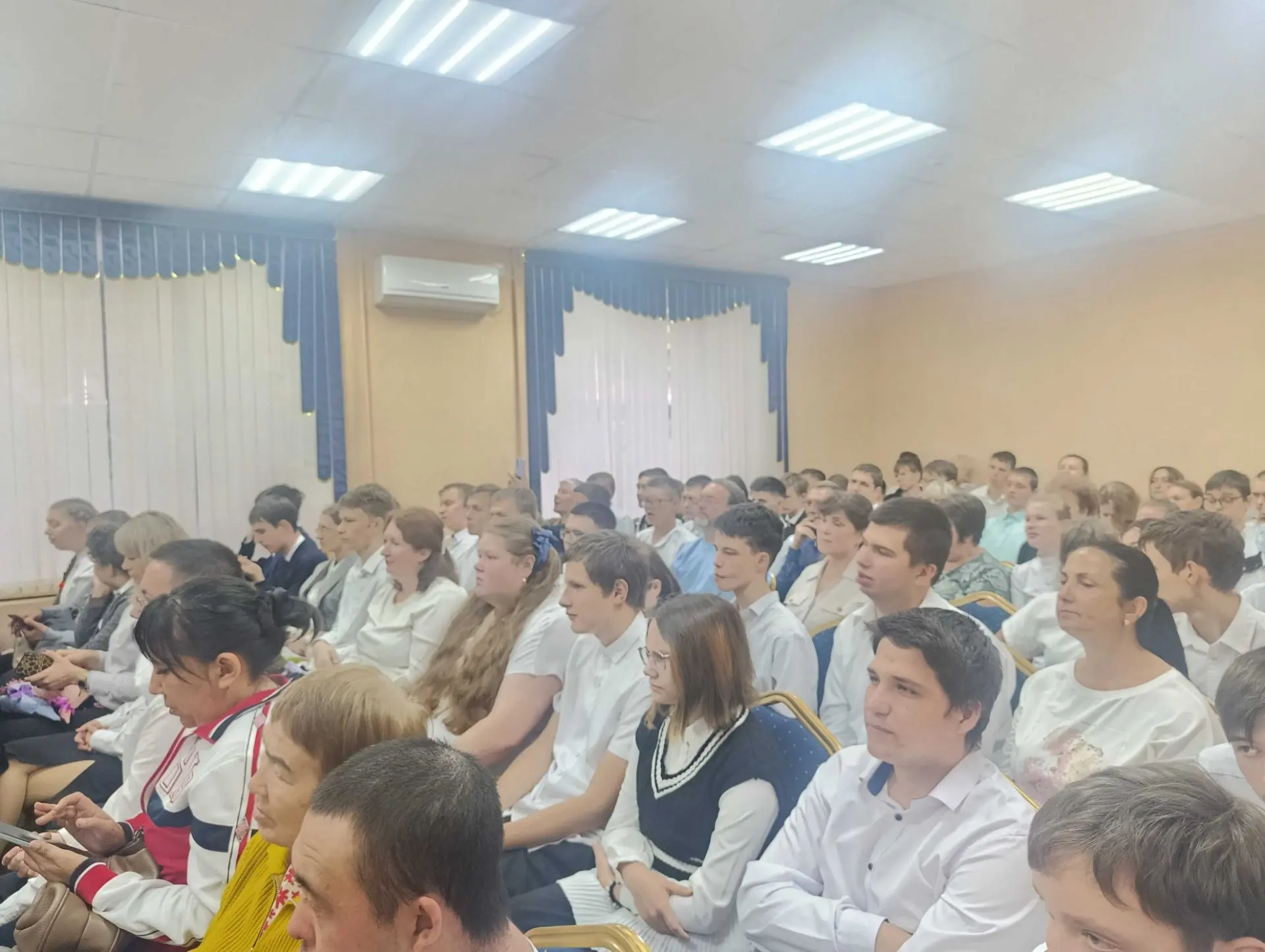 В преддверии замечательного праздника — Дня учителя — артисты Дворца культуры «Россия» ...