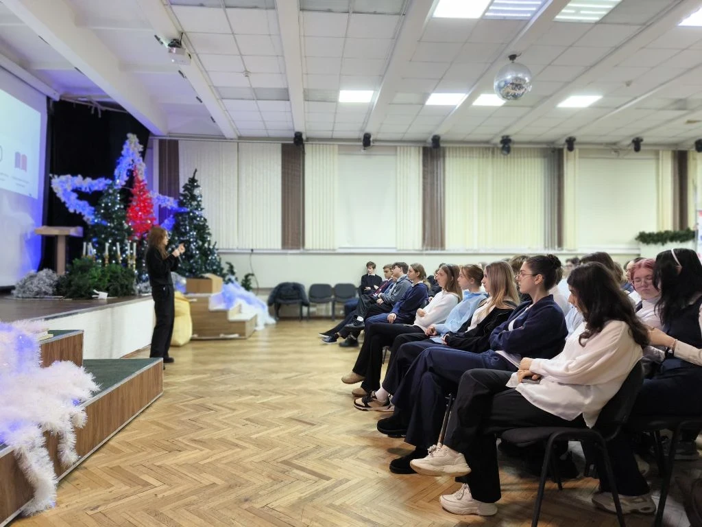 Готовимся к экзаменам с умом!  15.01.26  в гостях у наших старшеклассников была Кузнецова Василиса Н