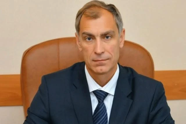 Первый экс-замминистра труда Омской области не смог оспорить срок за махинации с авто

Омский област