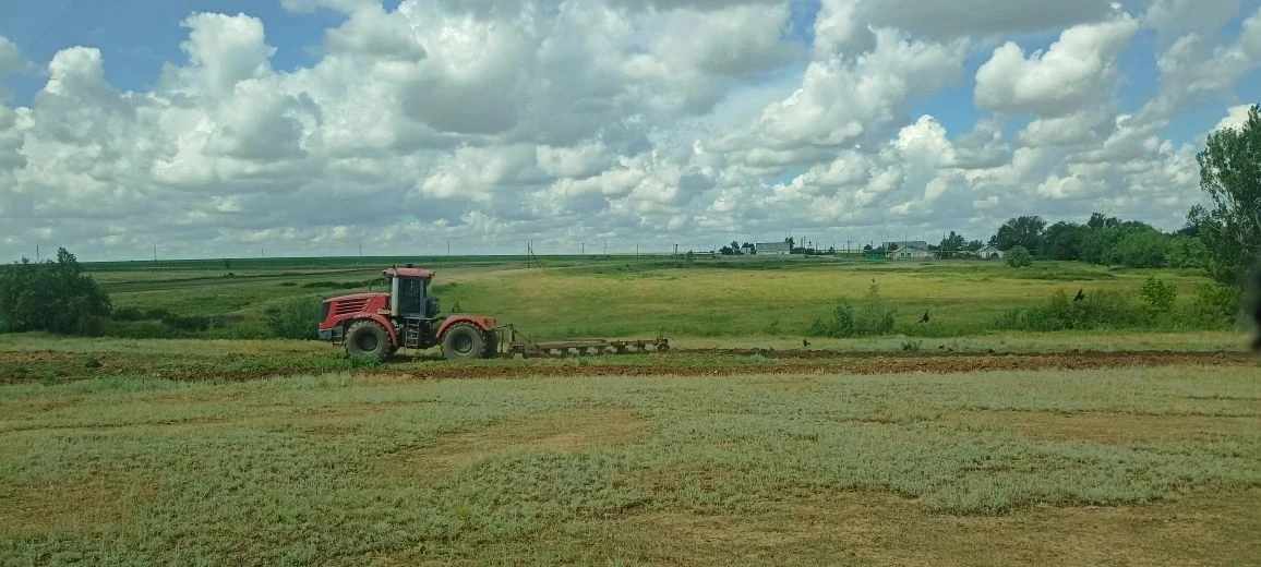 🚜На территории муниципального образования Новогригорьевский сельсовет проведена противопожарная опа