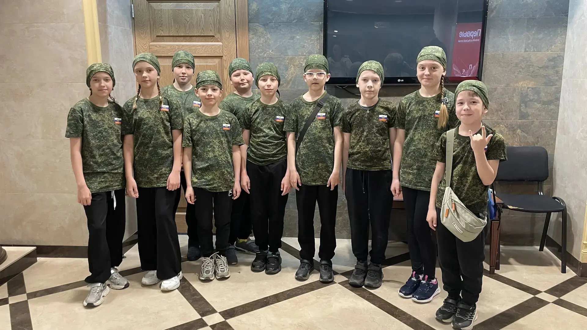 Команда учеников 3в класса участвовала в городском конкурсе "Зарница" и заняла 2 место.