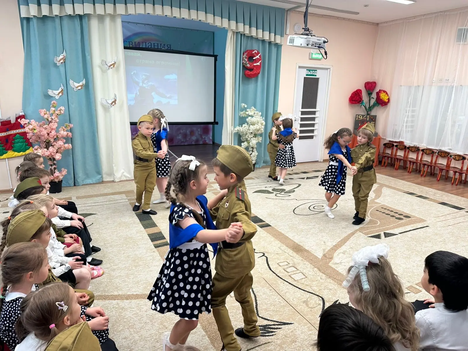 Утренник в детском саду 🎖  🙌🏻 В нашем дошкольном отделении по адресу: Мичуринский пр-т, д. 22, к. 2,