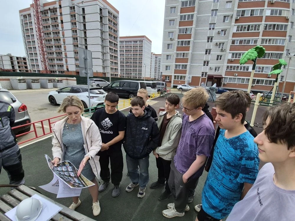 📌 «Билет в будущее»: 8Б класс на профпробе в строительной компании «Мегатек»!  В рамках реализации ф