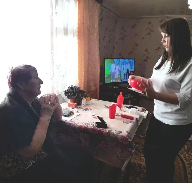 Специалист по социальной работе ГАУ СО КЦСОН Петровского района провел занятие с получа...
