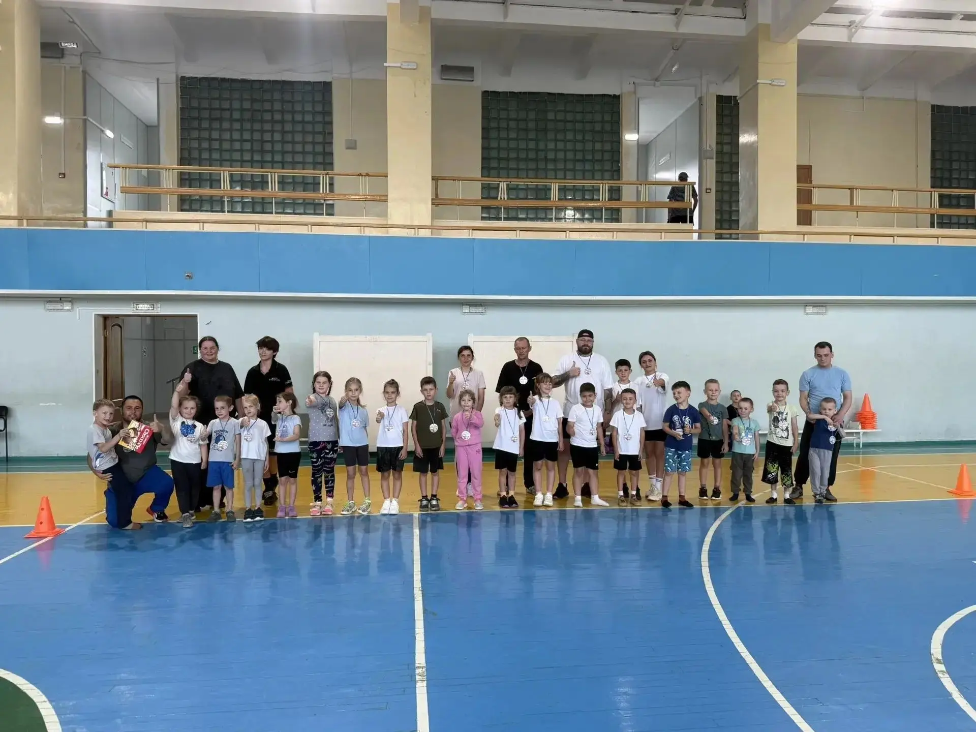 Ура-ура! Наши самые спортивные мамы, папы и ребята из Детского сада № 18 устроили настоящий семейный