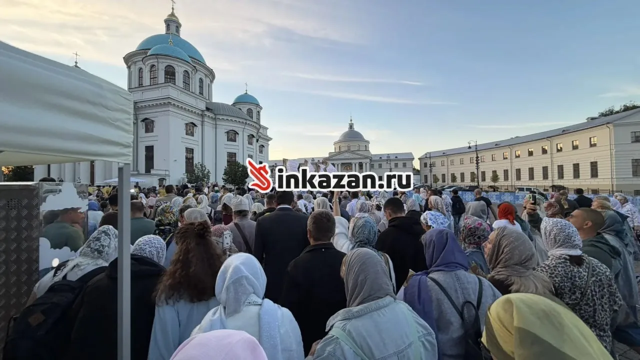 🙏 В собор Казанской иконы Божией Матери доставили десницу святителя Спиридона.