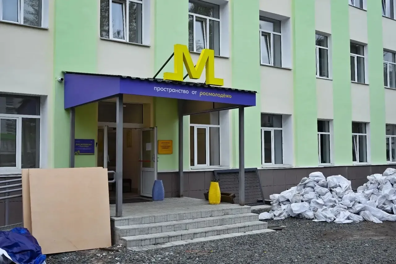 Вместе с Главой Карелии Артуром Парфенчиковым и начальником Управления по молодежной по...