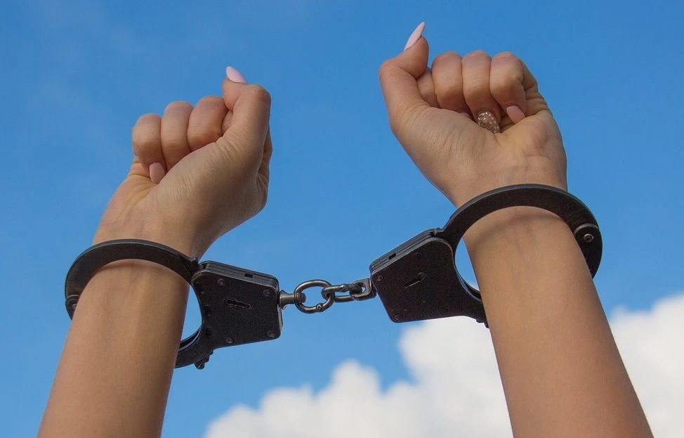 В Краснодаре задержали замначальника ИФНС-4 по делу о крупной взятке