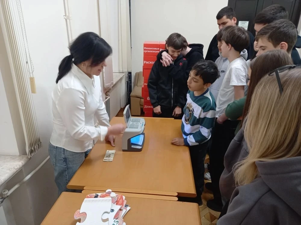 📅 Сегодня 8Г посетил экскурсию в музее Центрального банка России! 🏦  Ребята узнали много интересного