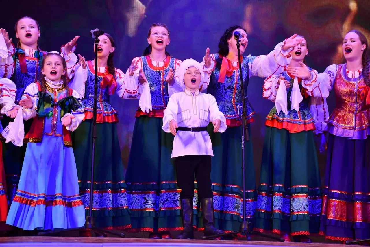В Мостовской детской школе искусств состоялся грандиозный отчетный концерт под названием «Мы — дети 
