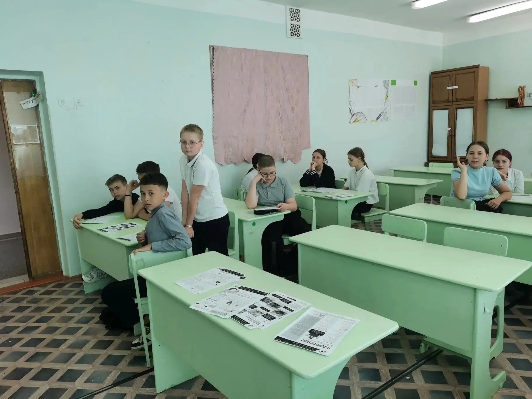 Учащиеся 6 и 8 классов МБОУ СОШ 2 рп Лысые Горы приняли участие в 9 этапе Всероссийский...