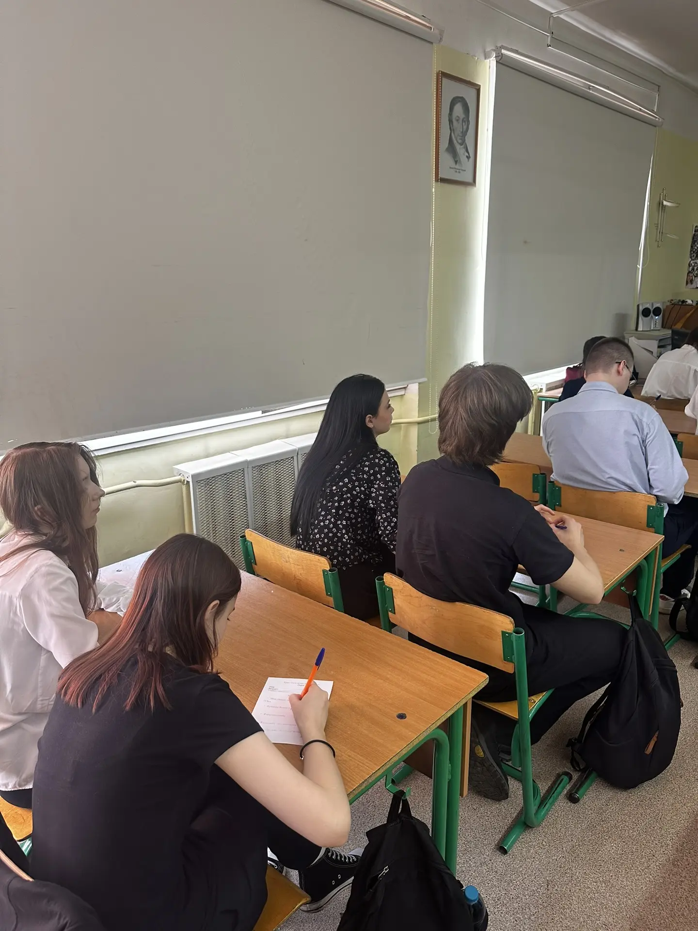 🗓️ Сегодня ученики 9 «Б» класса приняли участие в важной и познавательной встрече с отцом Павлом и п