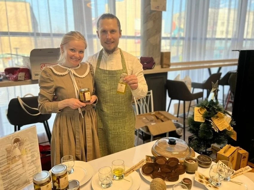 Карпаччо из утки, жареная колбаса и чаговый чай: на форуме «Мой бизнес-ЭКСПО» вкусно накормят  Тради