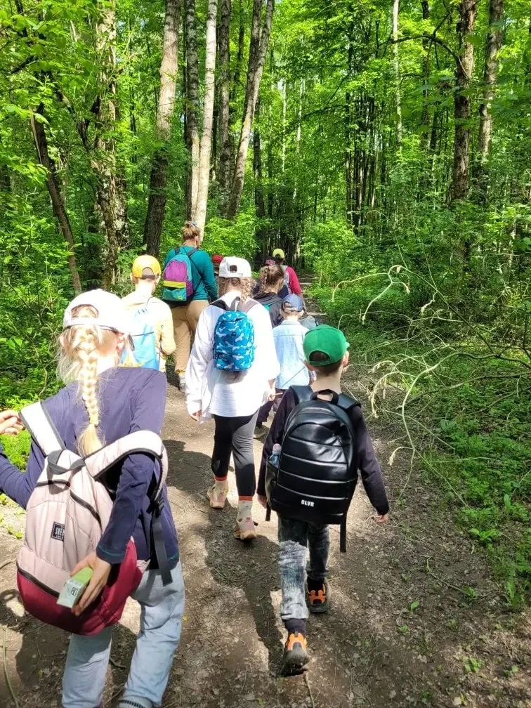 🏕️ На дворе май, а это значит — самое время открыть туристический сезон! ☀️  Наши ребята из начально